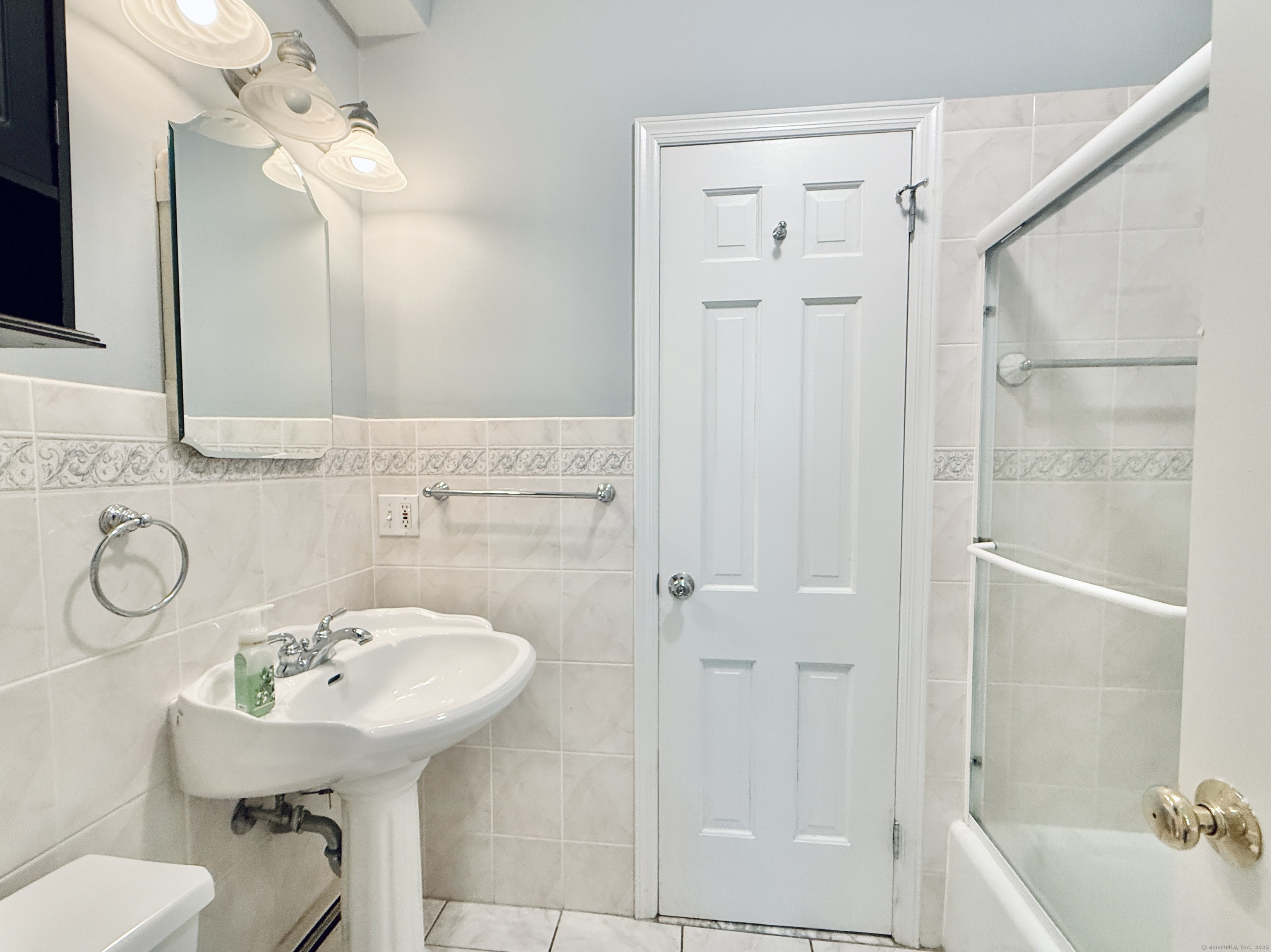 1 Greenlea Lane