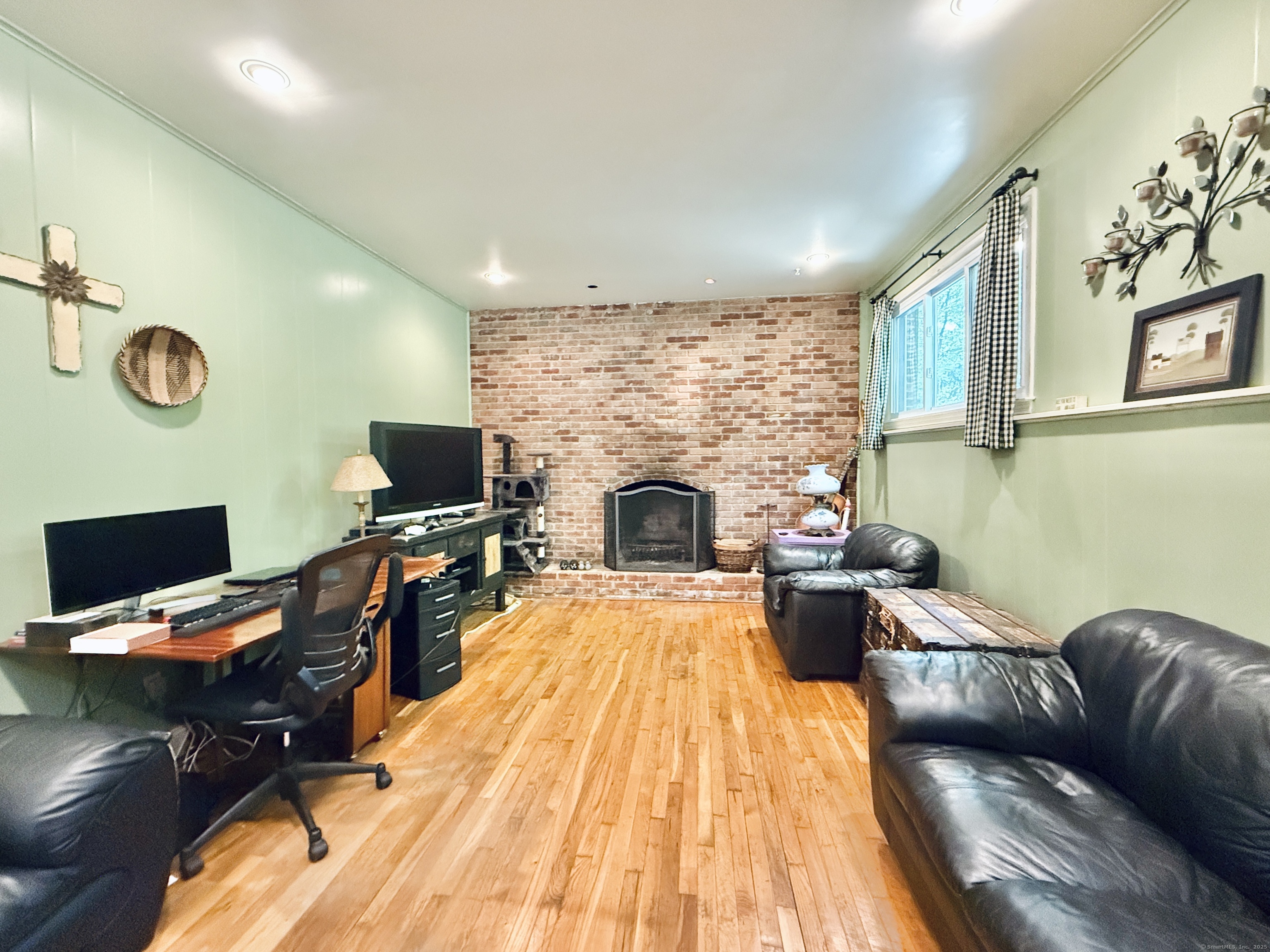 1 Greenlea Lane
