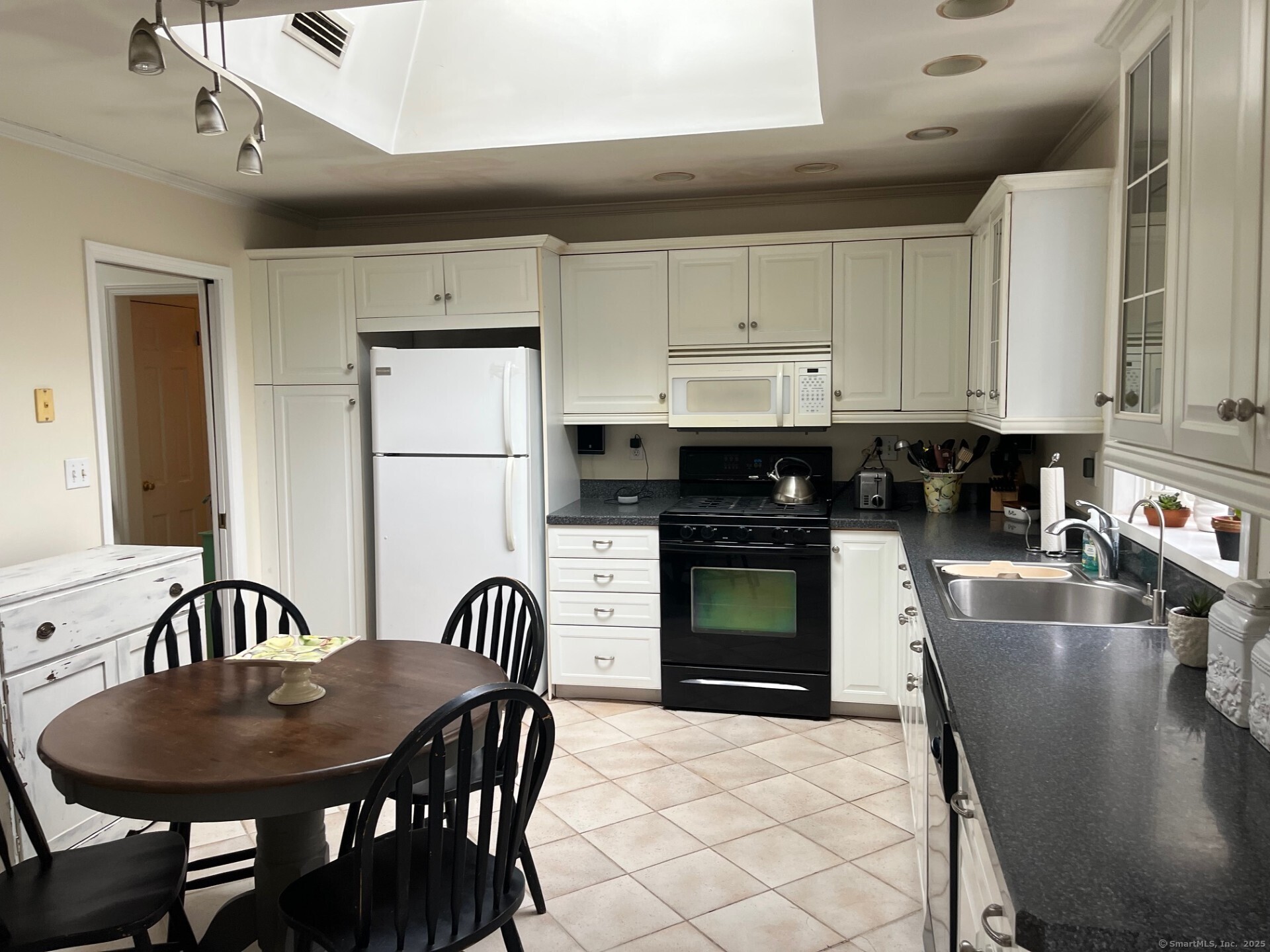1 Greenlea Lane