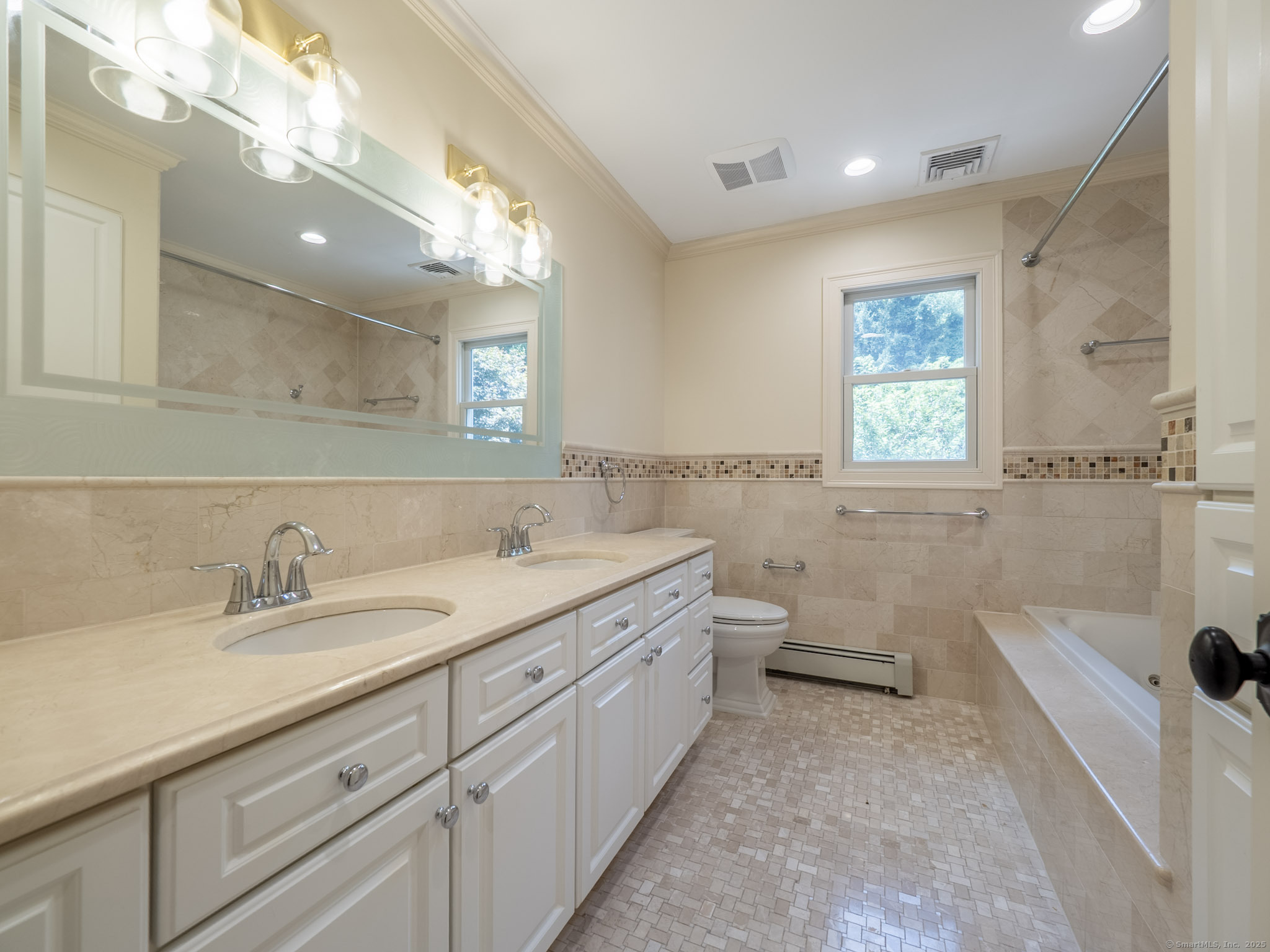 565 Danbury Road
