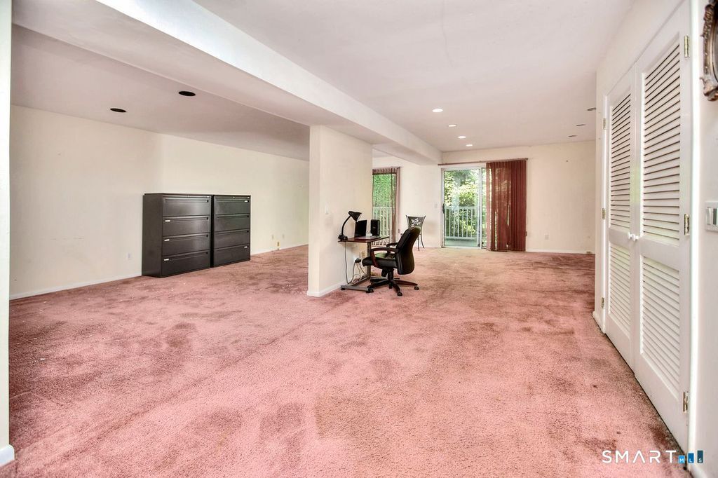 100 Glen Side Unit: 100