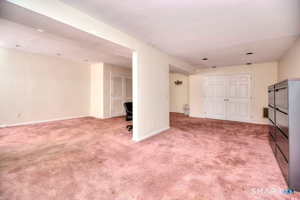 100 Glen Side Unit: 100