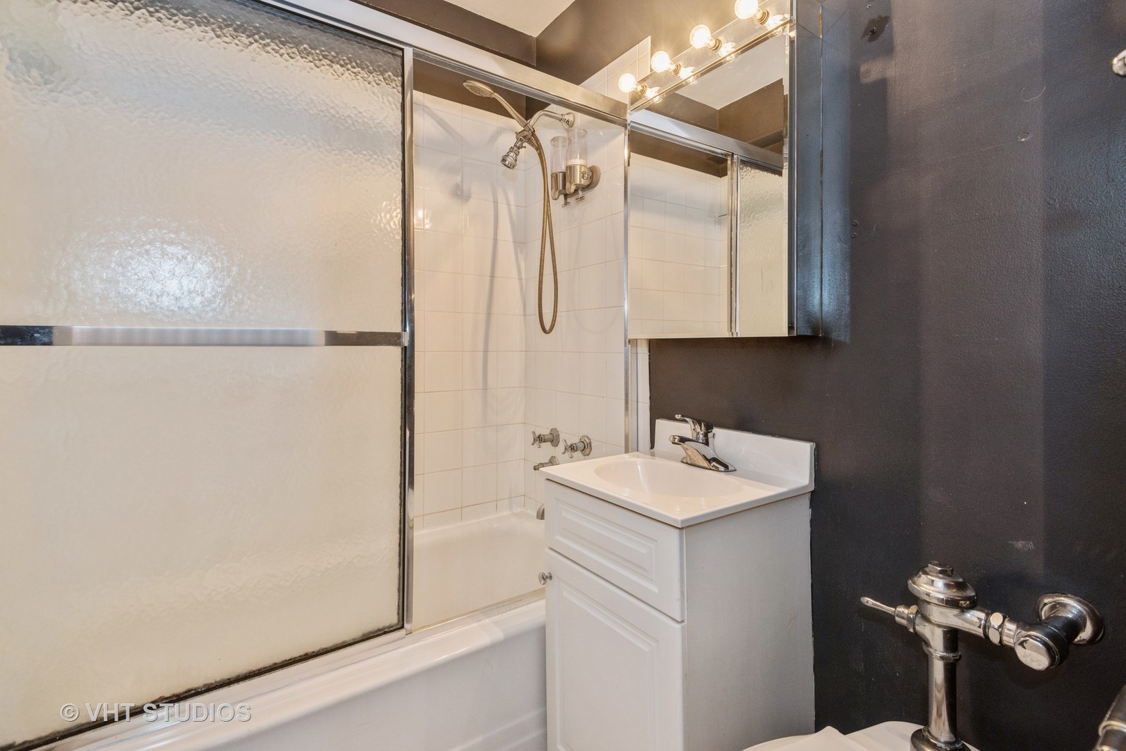 5801 N Sheridan Road Unit: 7B
