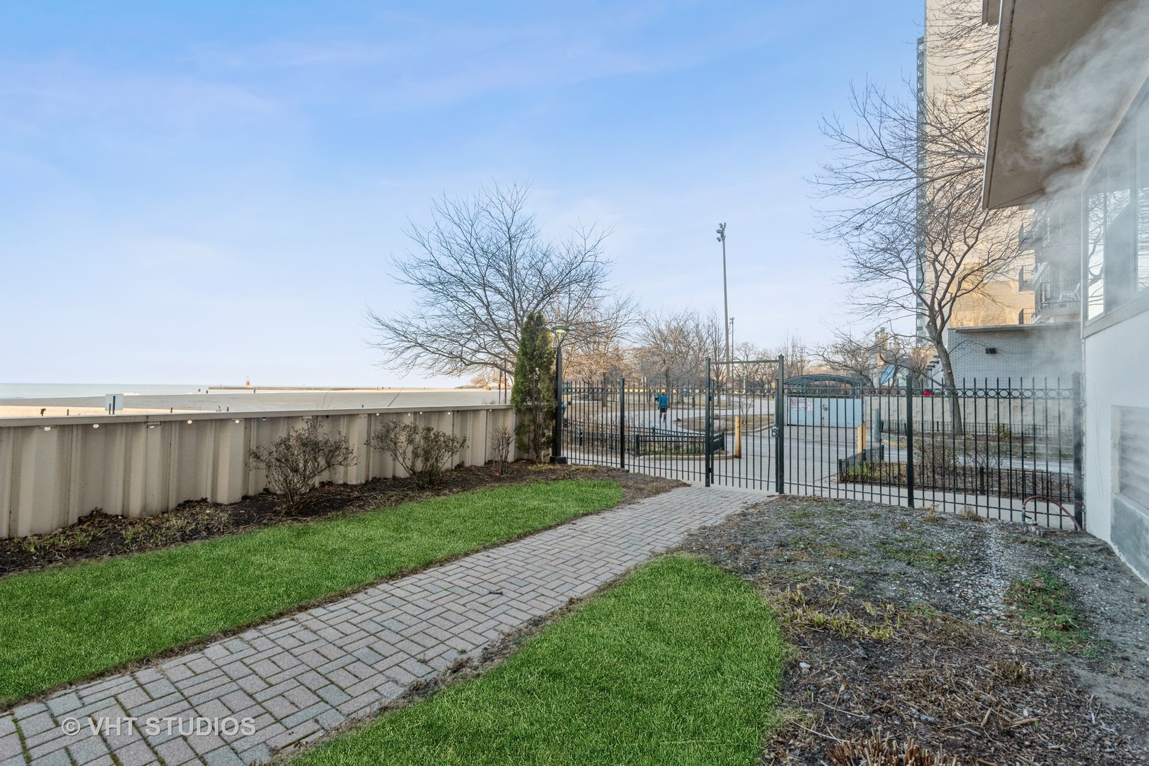 5801 N Sheridan Road Unit: 7B