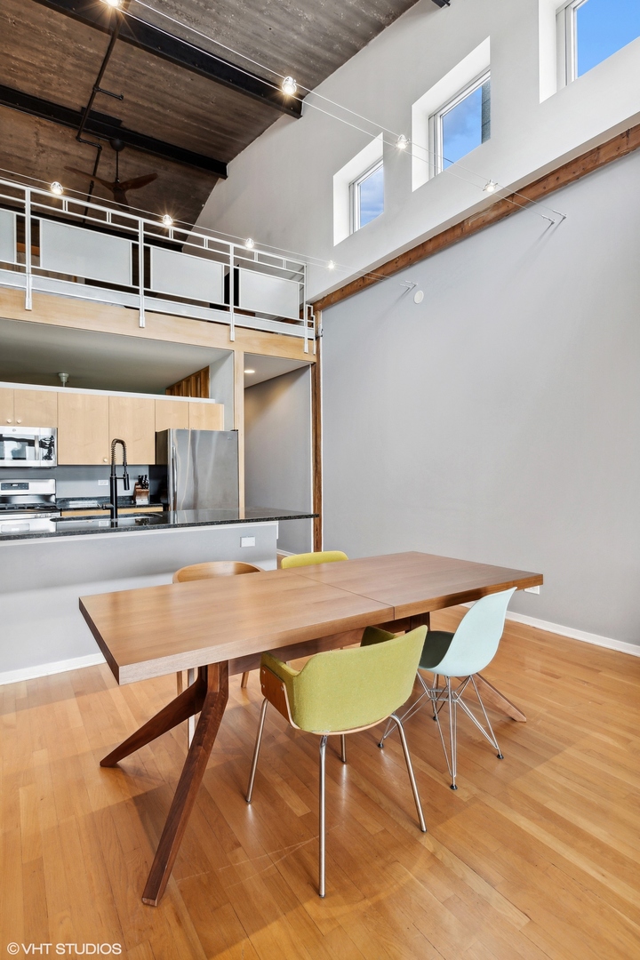 333 S Desplaines Street Unit: 713