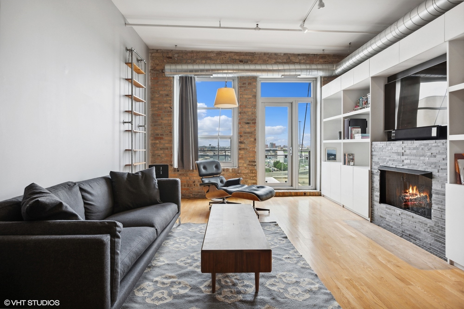 333 S Desplaines Street Unit: 713