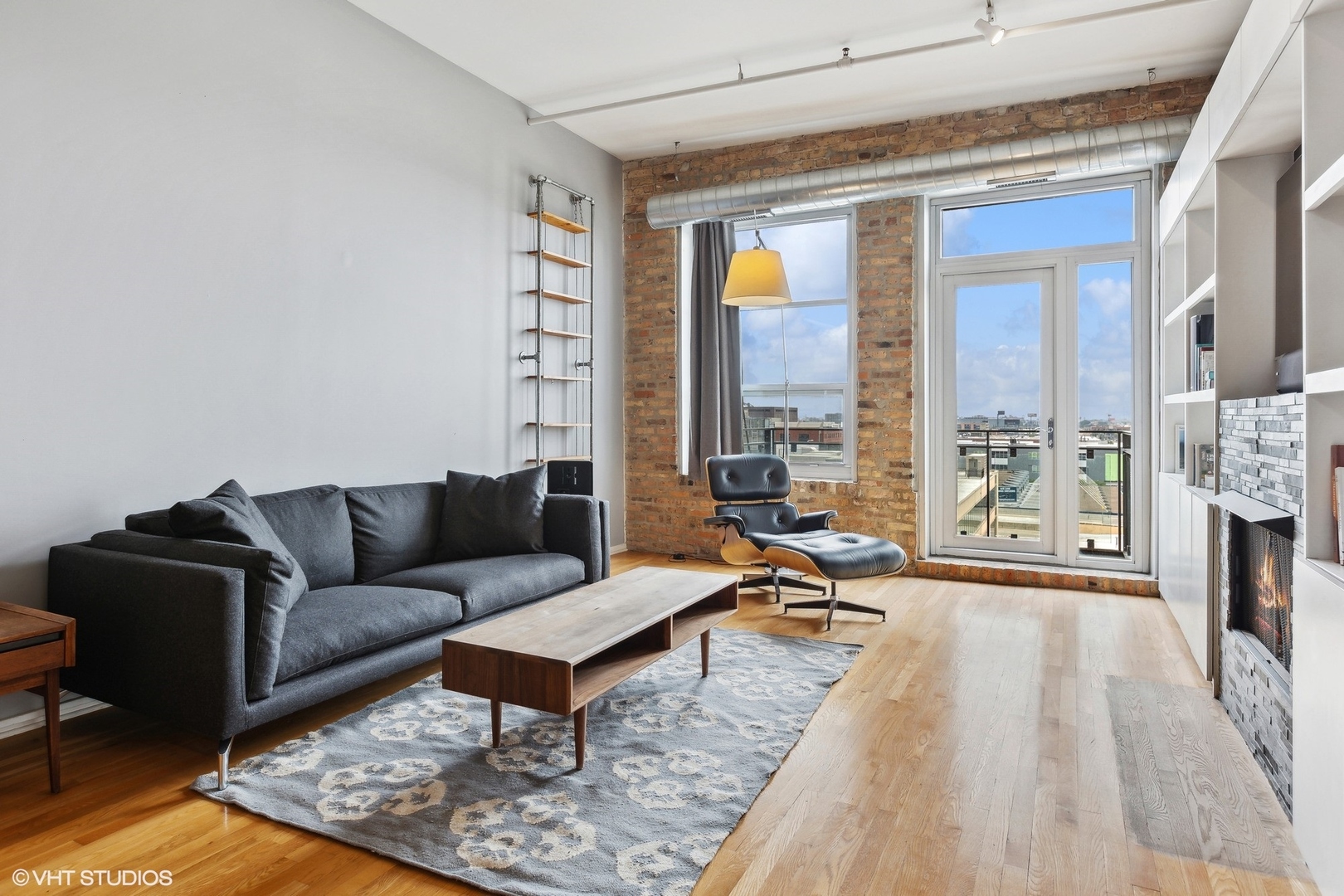 333 S Desplaines Street Unit: 713