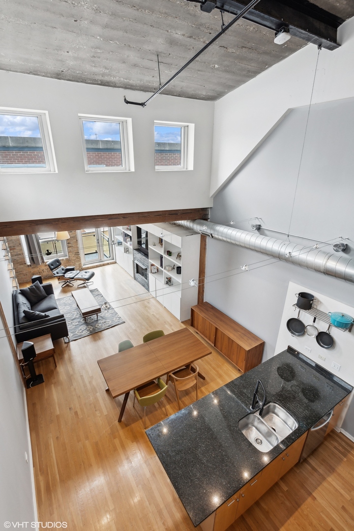 333 S Desplaines Street Unit: 713