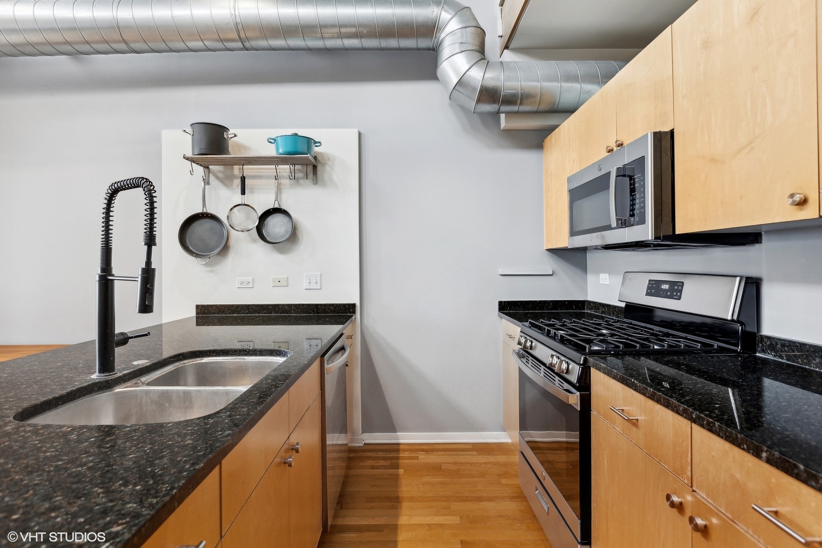 333 S Desplaines Street Unit: 713
