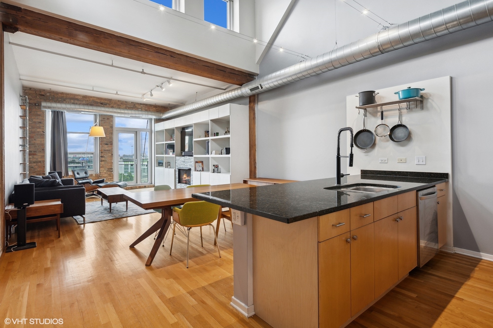 333 S Desplaines Street Unit: 713