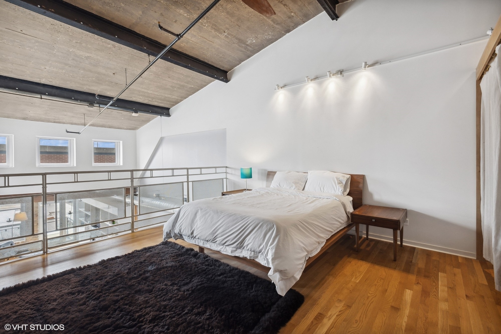 333 S Desplaines Street Unit: 713