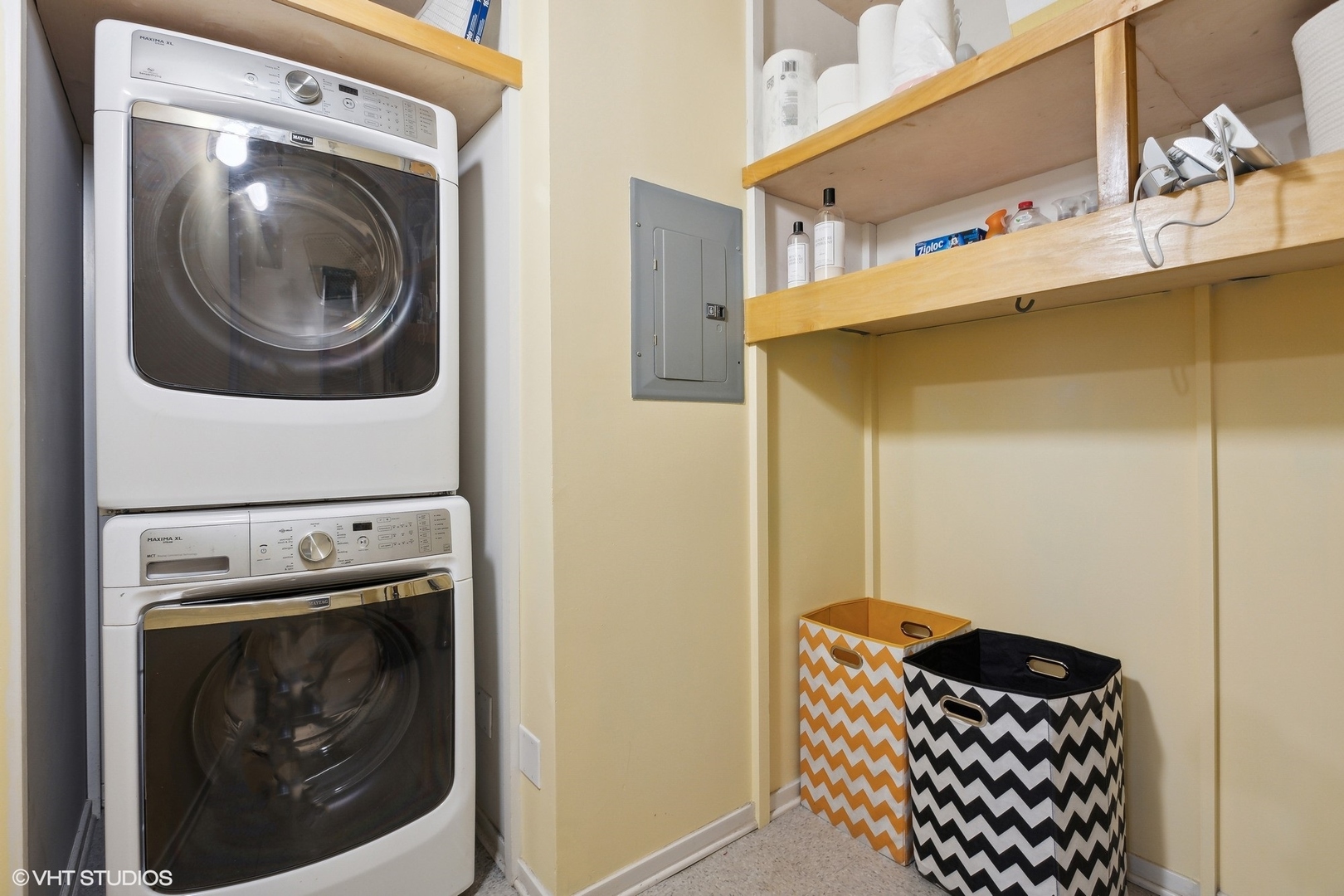 333 S Desplaines Street Unit: 713