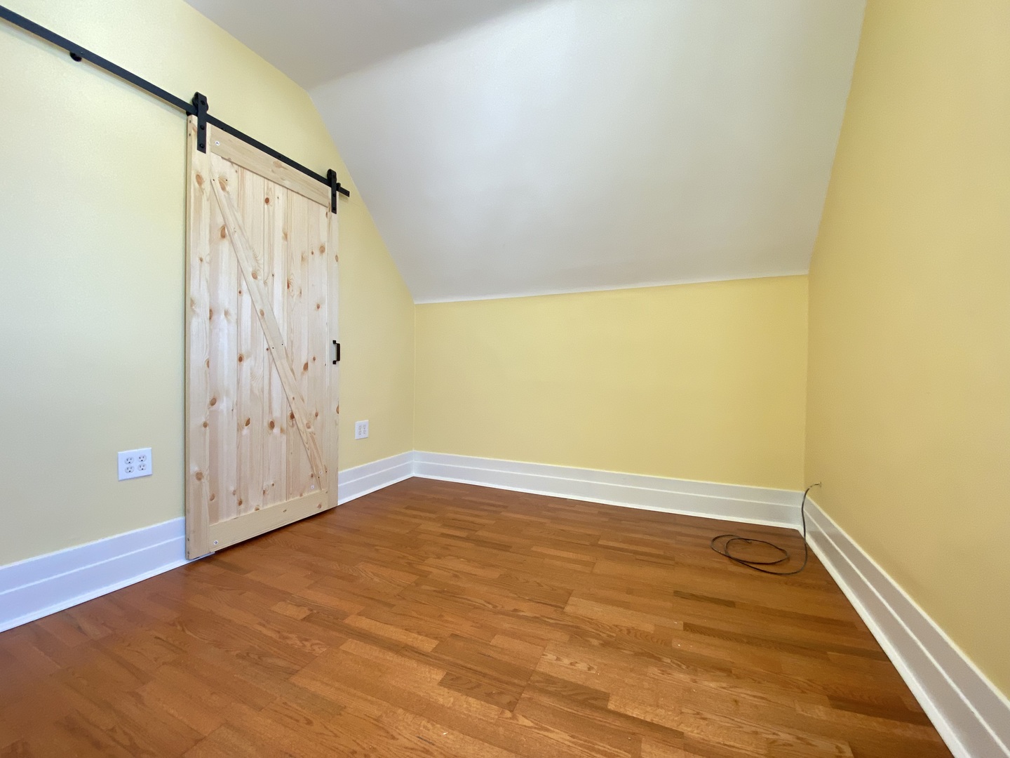 435 Elgin Avenue Unit: 2