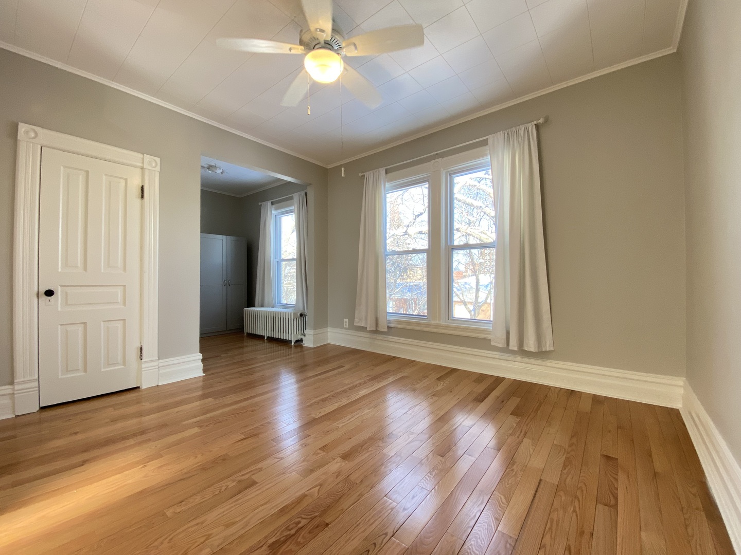 435 Elgin Avenue Unit: 2