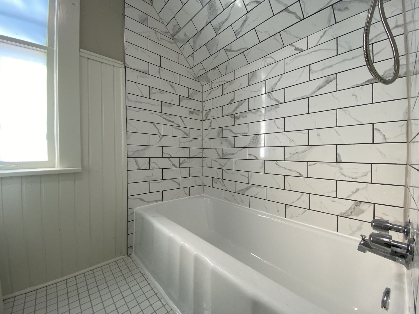 435 Elgin Avenue Unit: 2