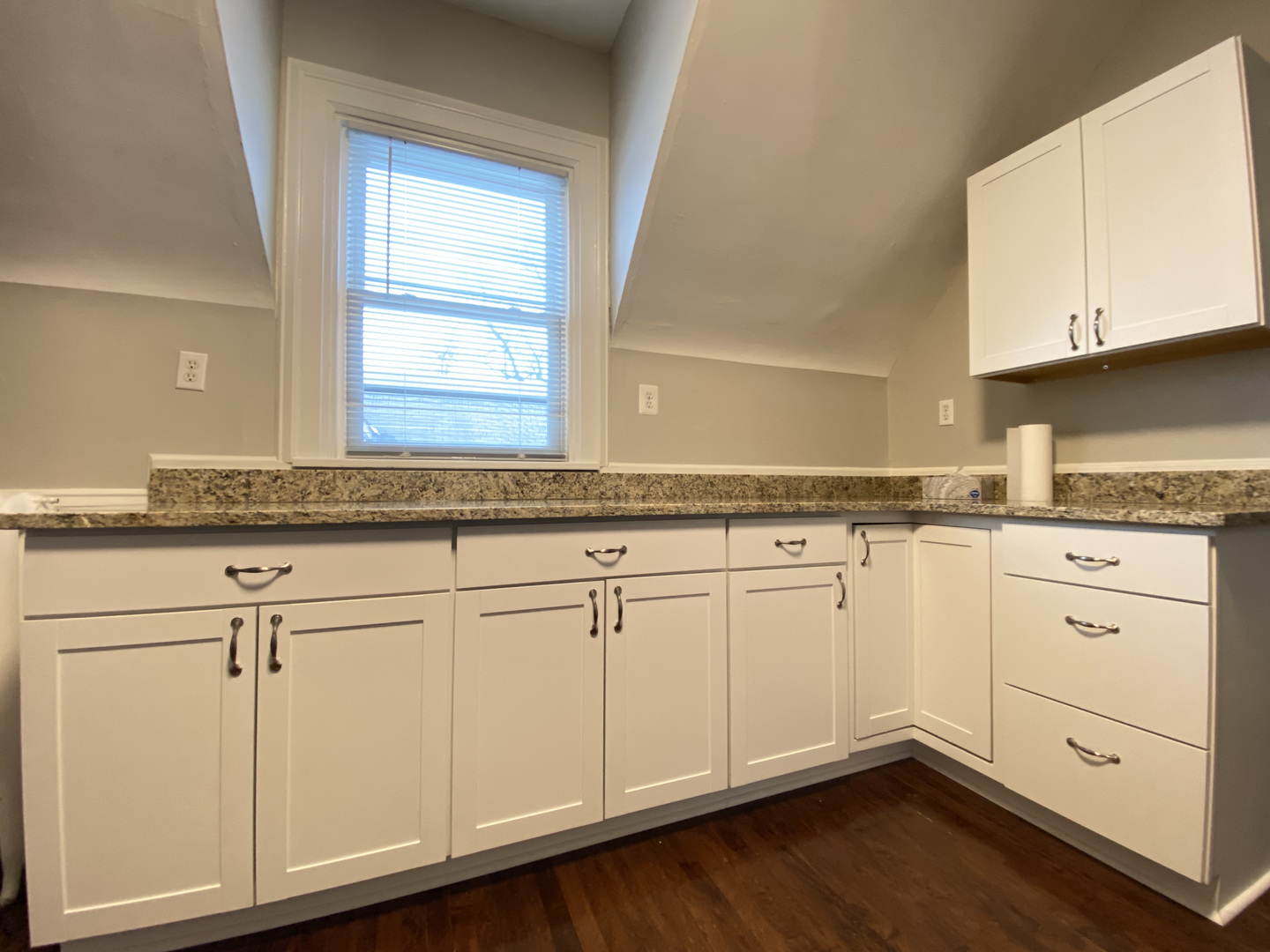 435 Elgin Avenue Unit: 2