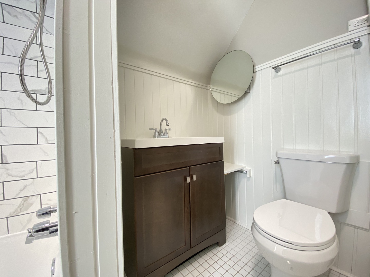 435 Elgin Avenue Unit: 2