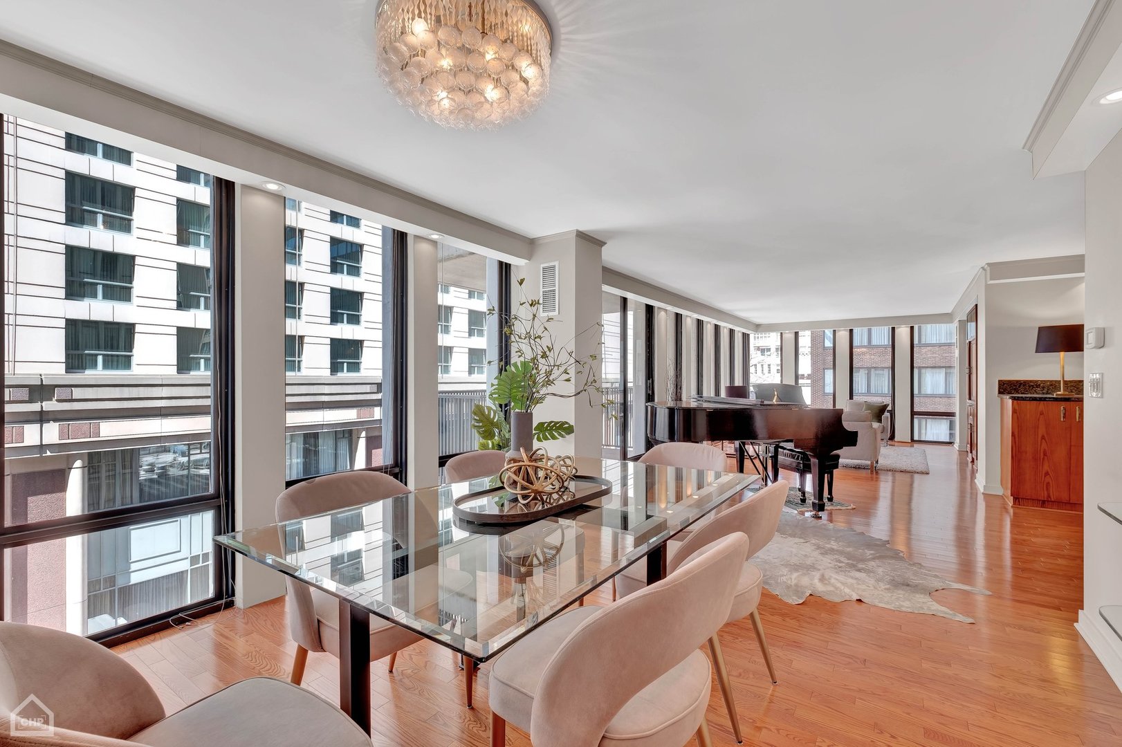 200 E Delaware Place Unit: 6A