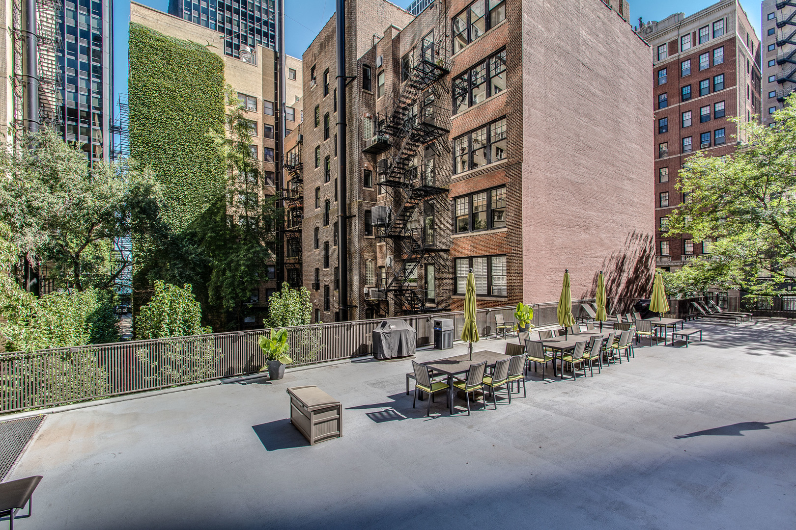 200 E Delaware Place Unit: 6A
