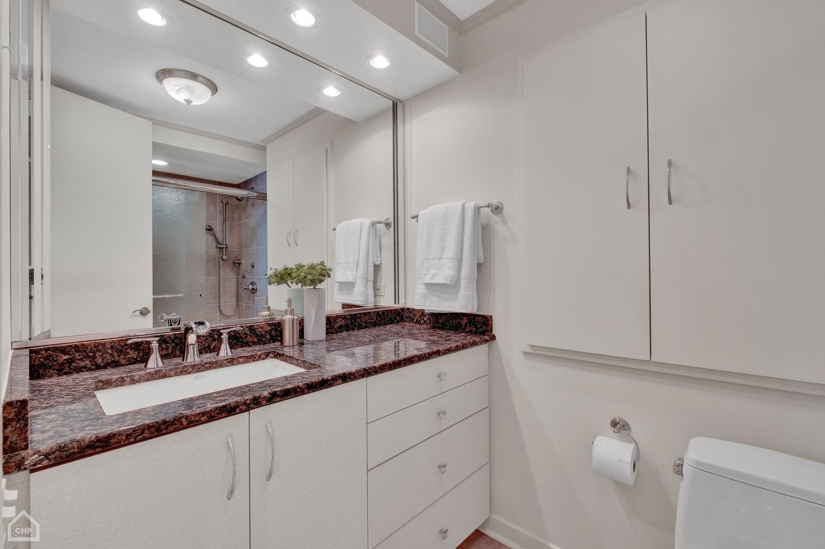 200 E Delaware Place Unit: 6A