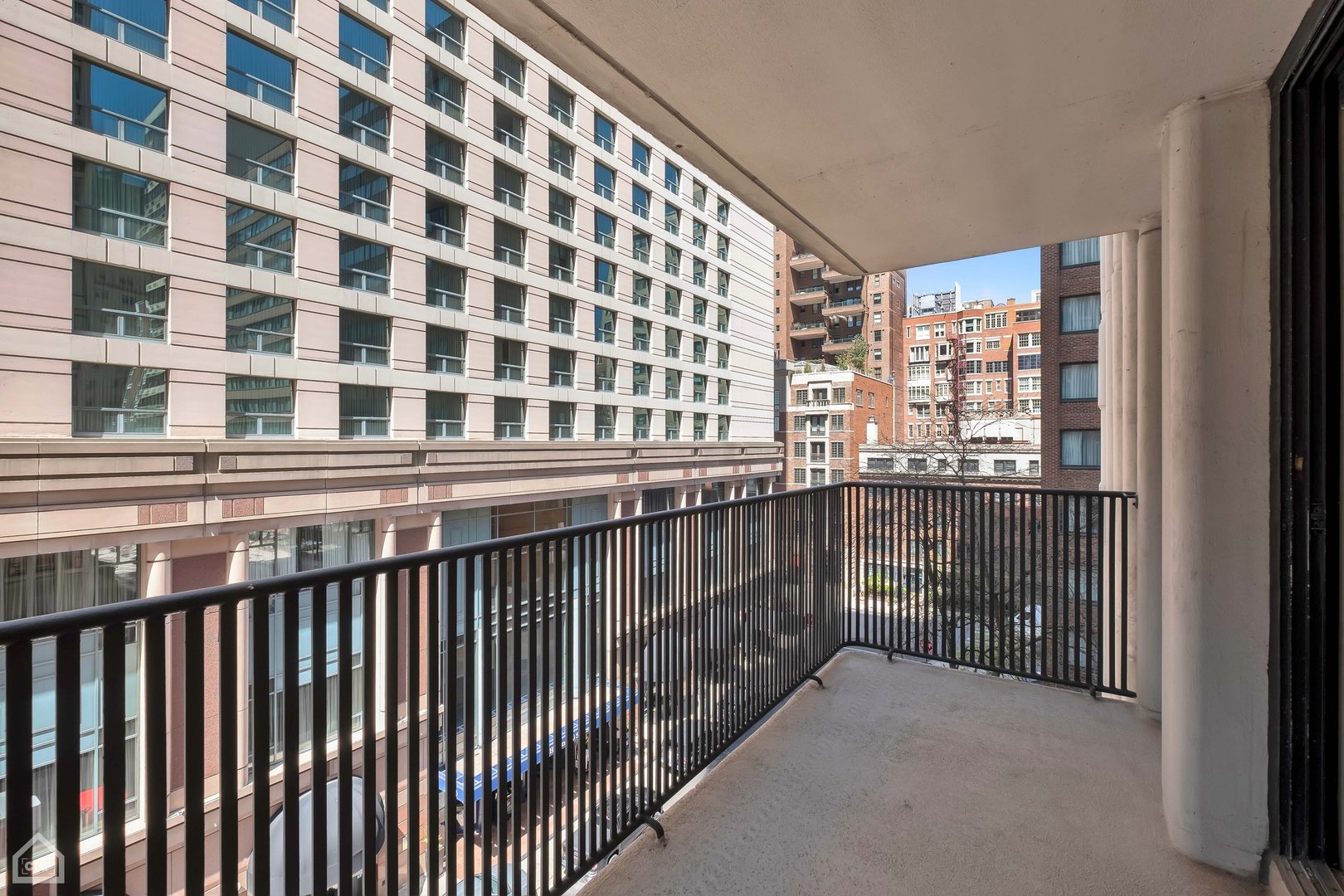 200 E Delaware Place Unit: 6A