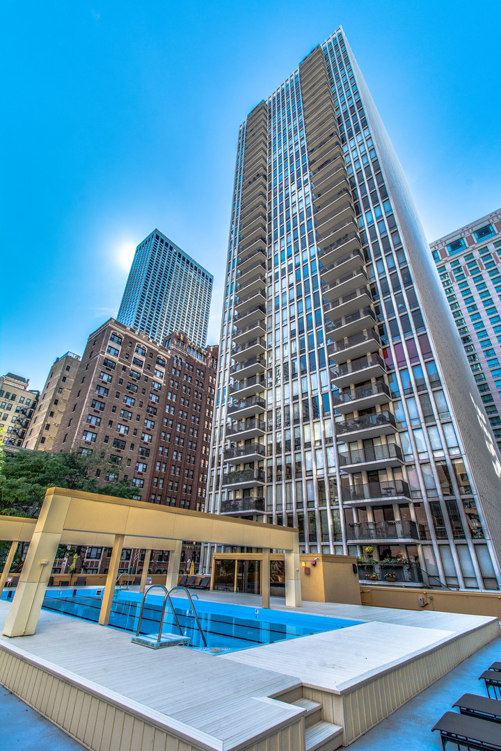 200 E Delaware Place Unit: 6A