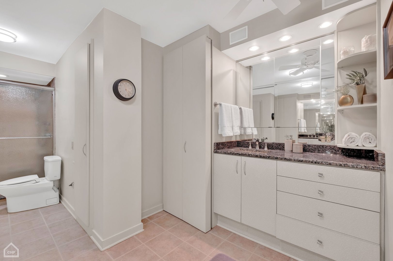 200 E Delaware Place Unit: 6A