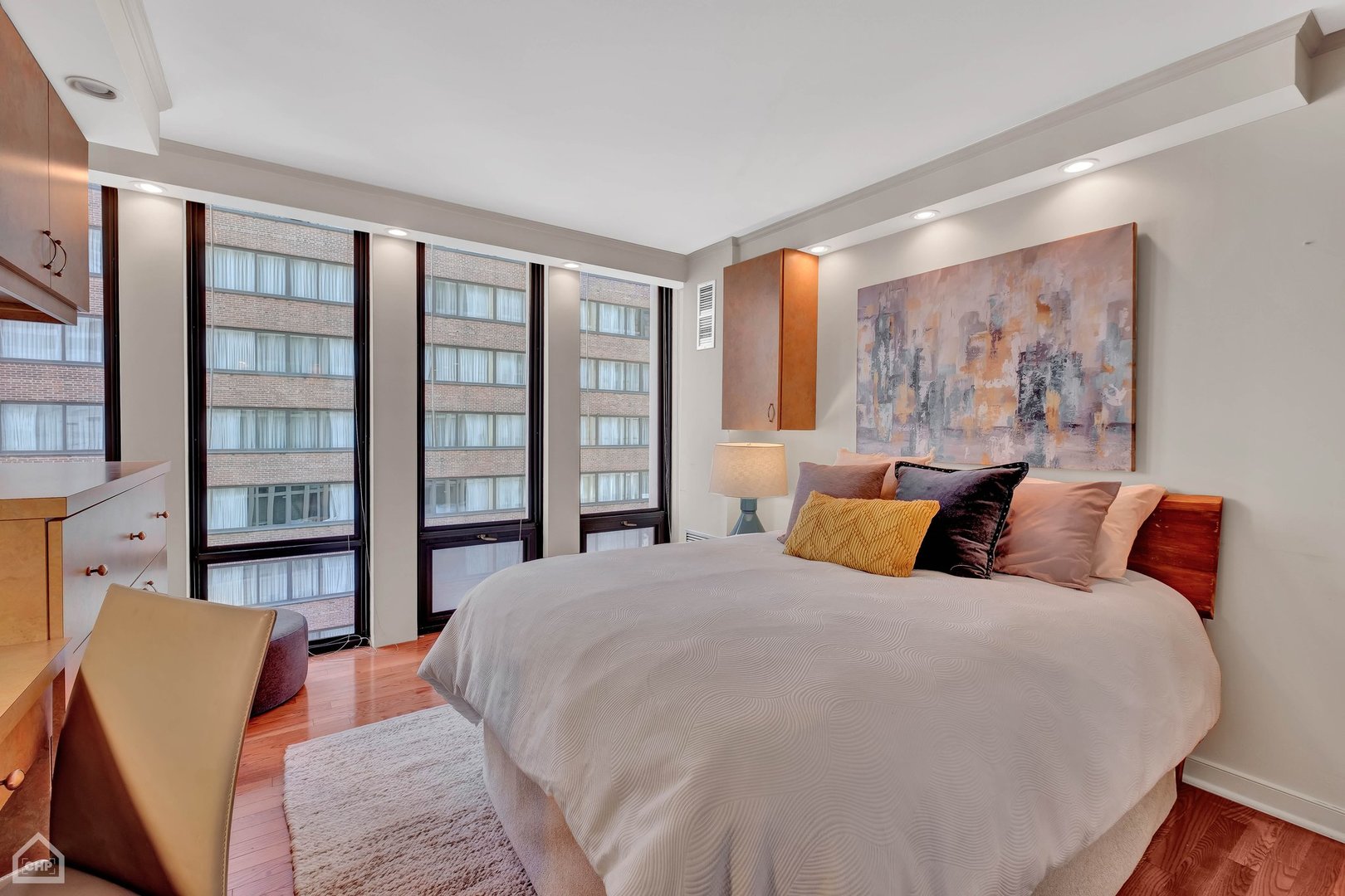 200 E Delaware Place Unit: 6A