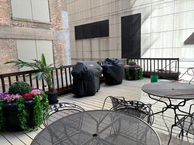 40 E DELAWARE Place Unit: 1204