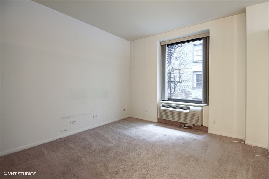 40 E DELAWARE Place Unit: 1204