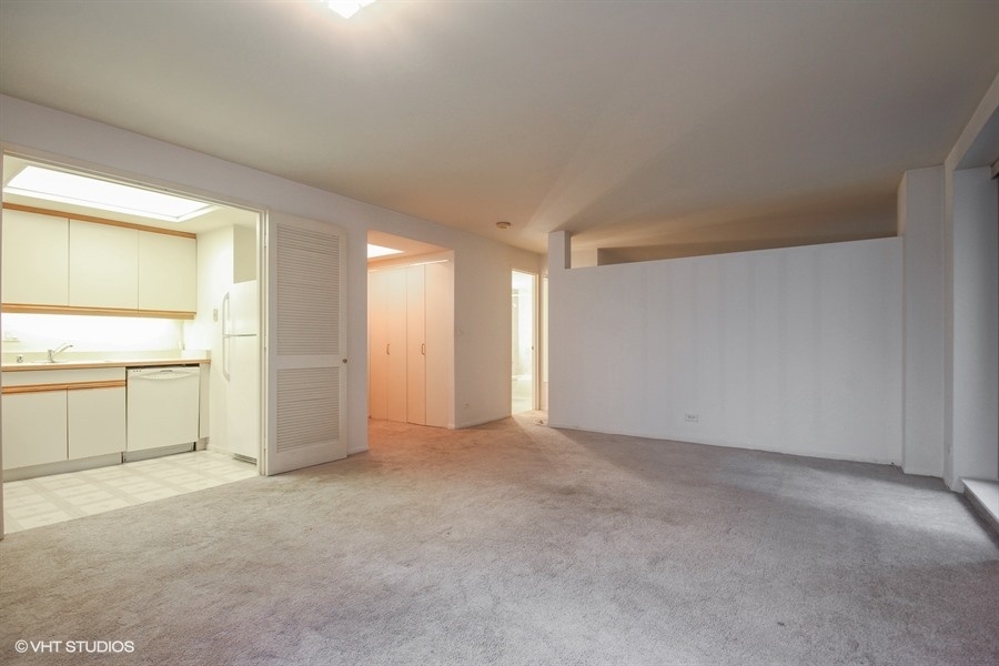 40 E DELAWARE Place Unit: 1204