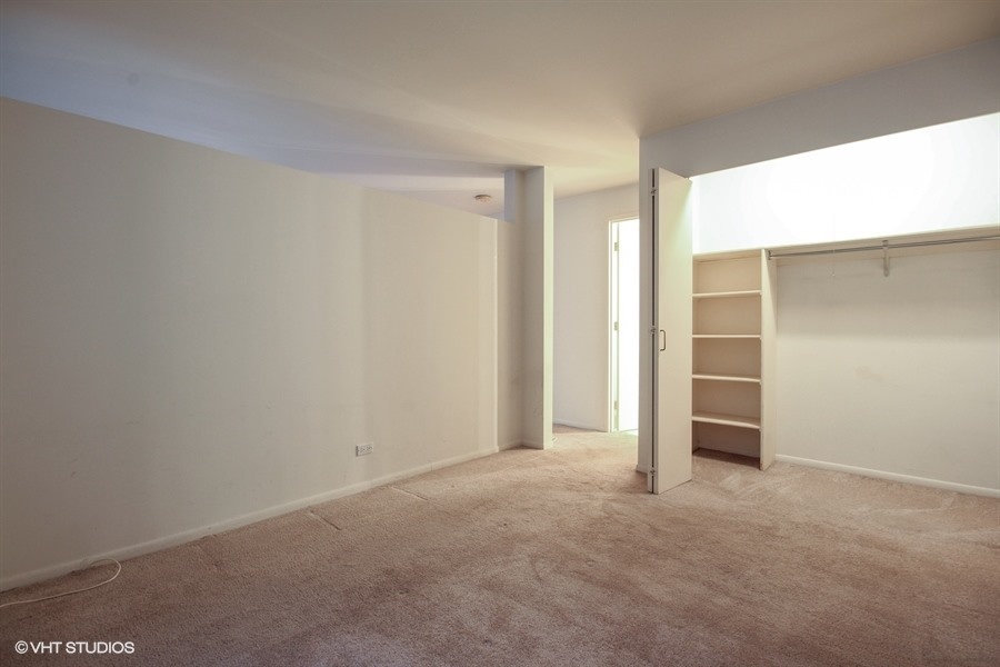 40 E DELAWARE Place Unit: 1204