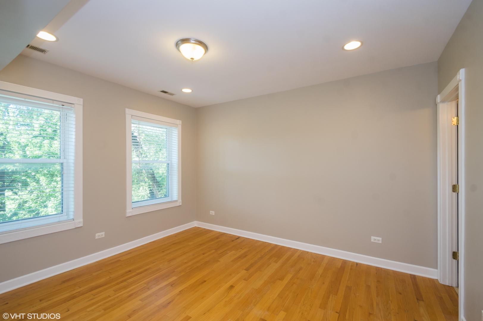 2648 W Glenlake Avenue Unit: 2C