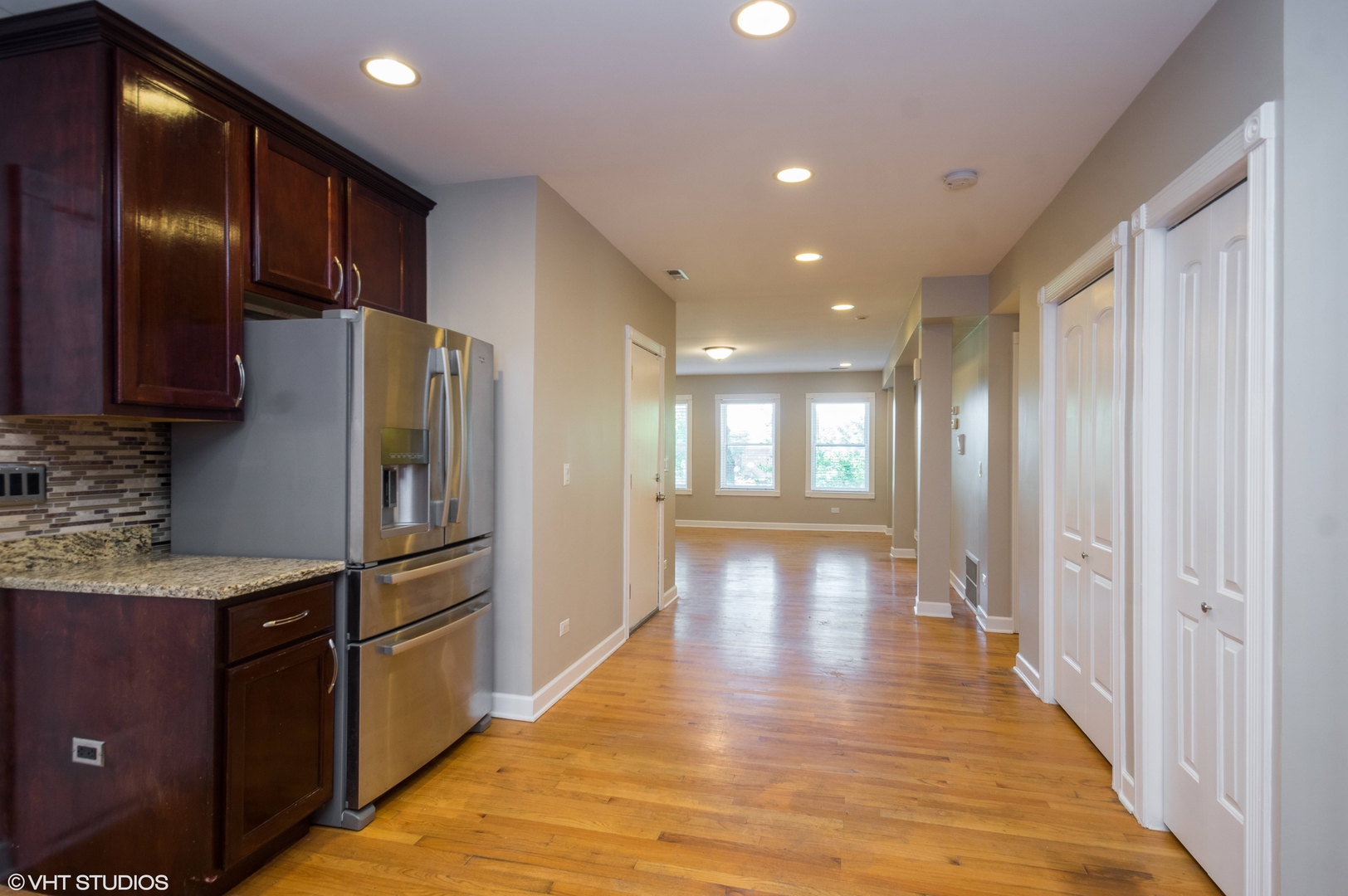 2648 W Glenlake Avenue Unit: 2C