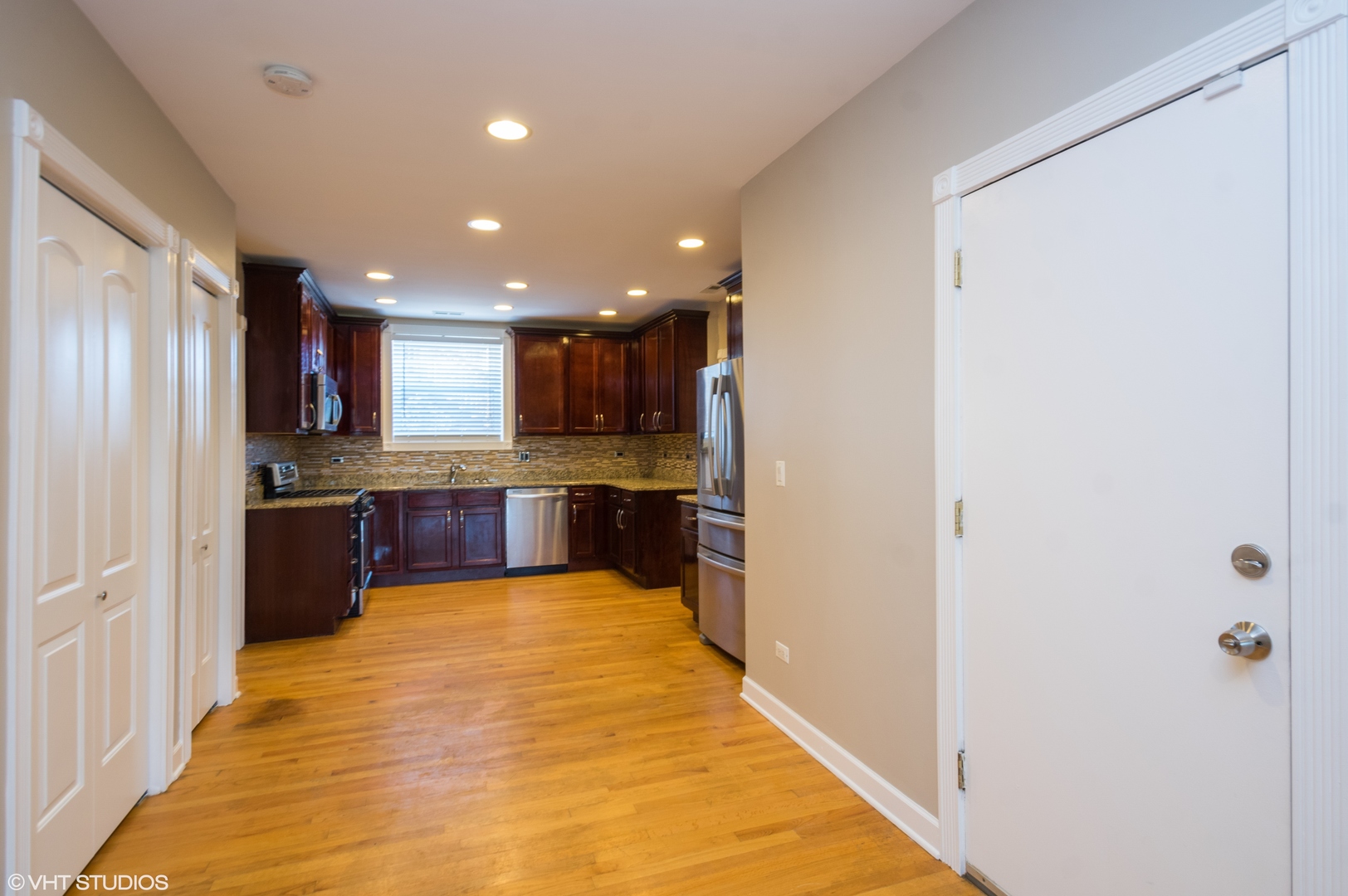 2648 W Glenlake Avenue Unit: 2C