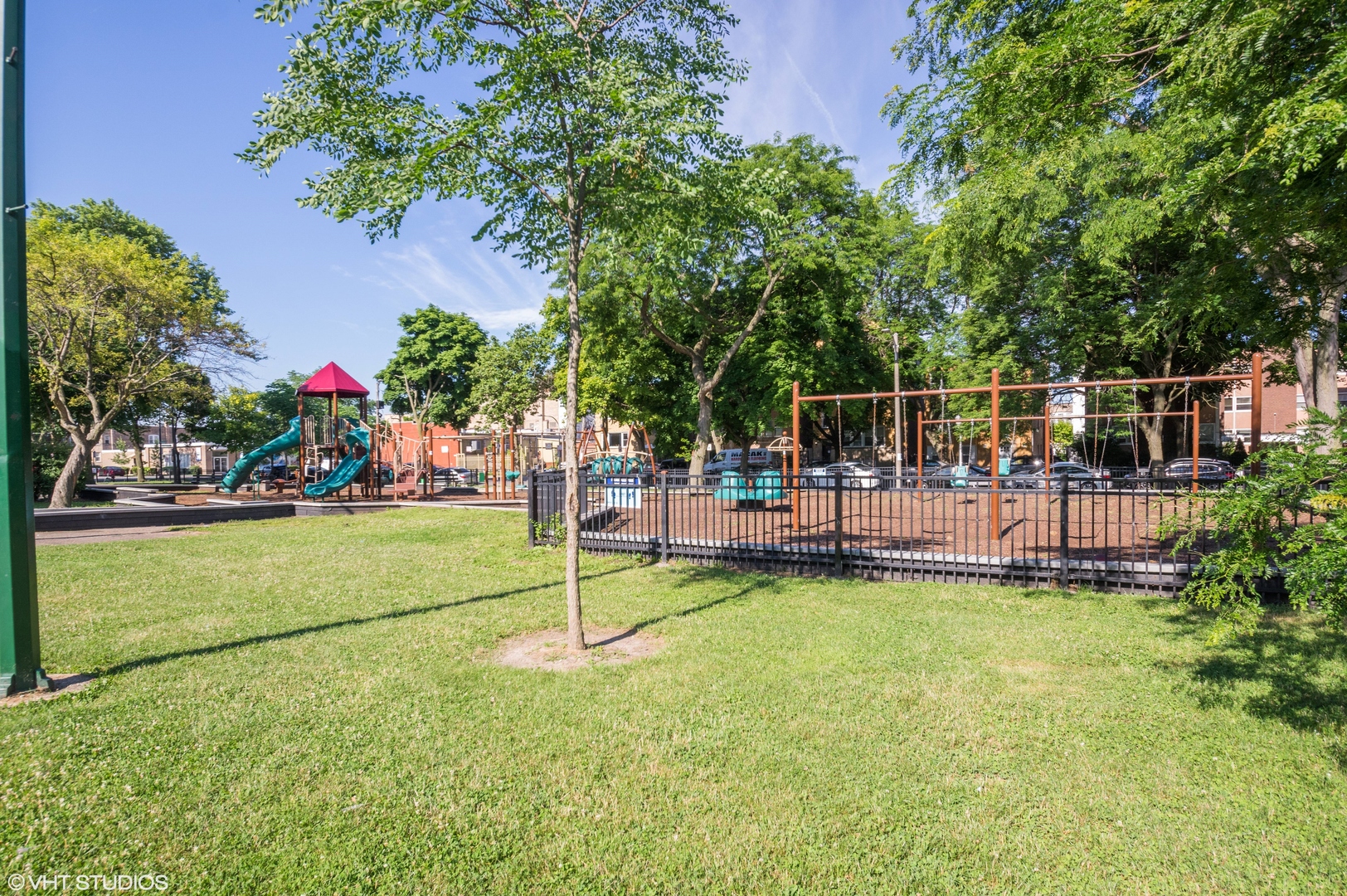 2648 W Glenlake Avenue Unit: 2C