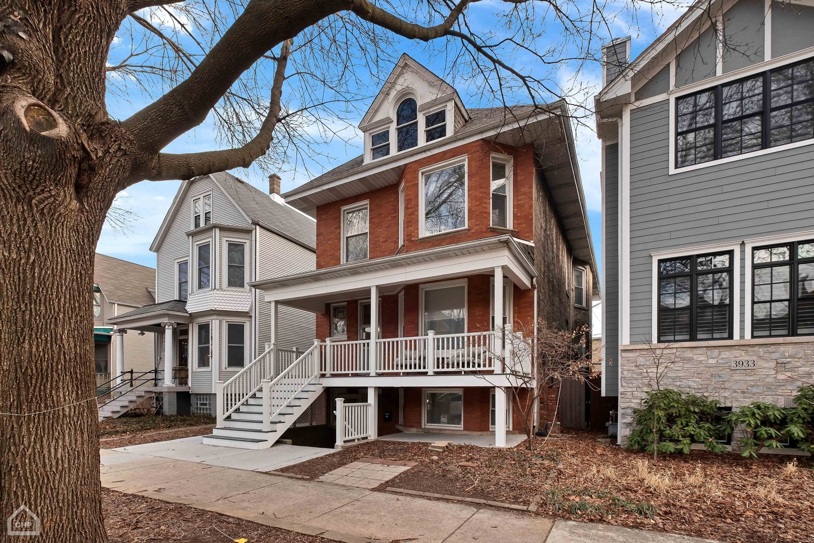 3935 N Seeley Avenue Unit: 2