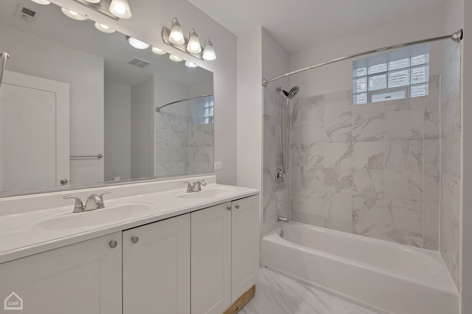 3935 N Seeley Avenue Unit: 2