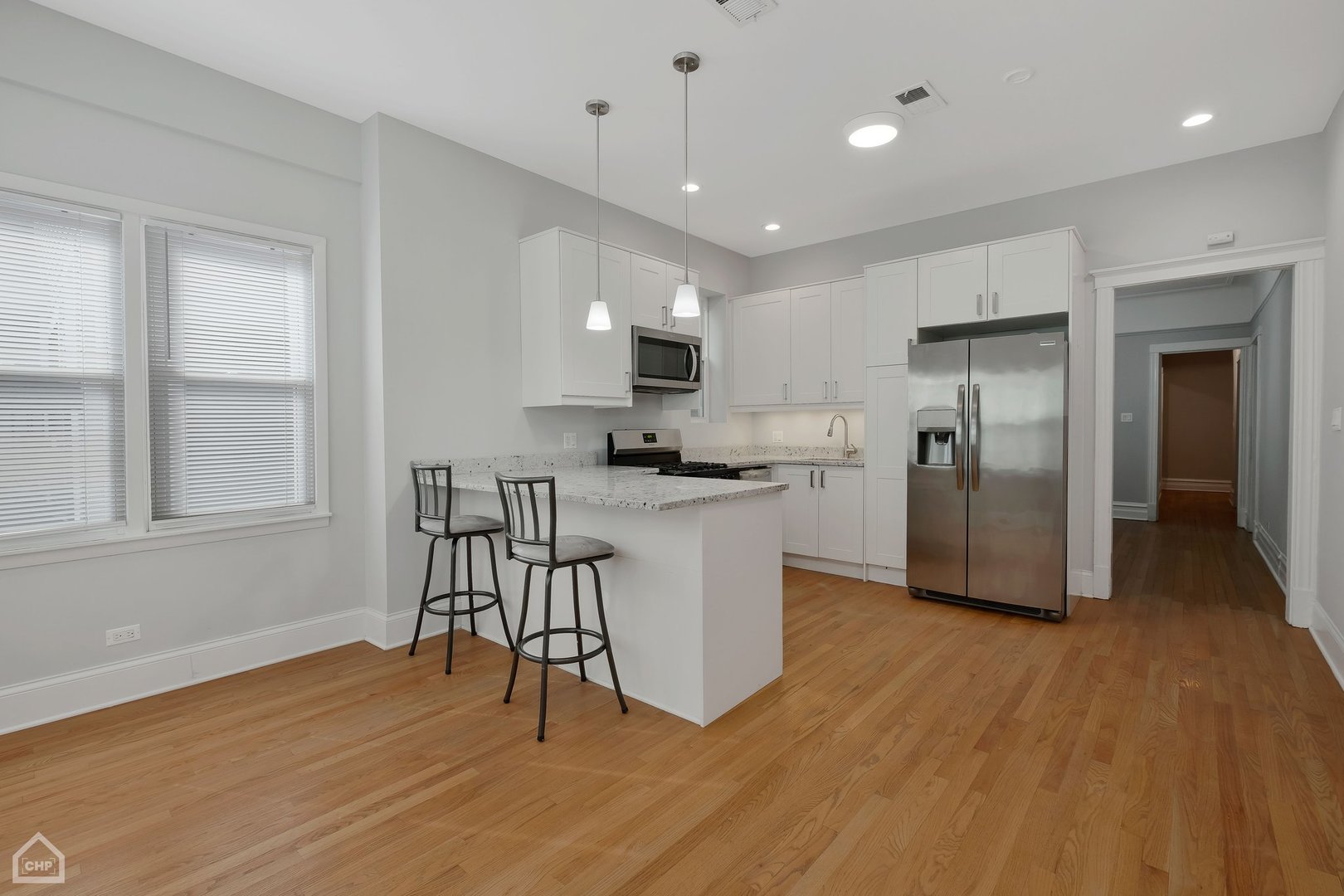3935 N Seeley Avenue Unit: 2