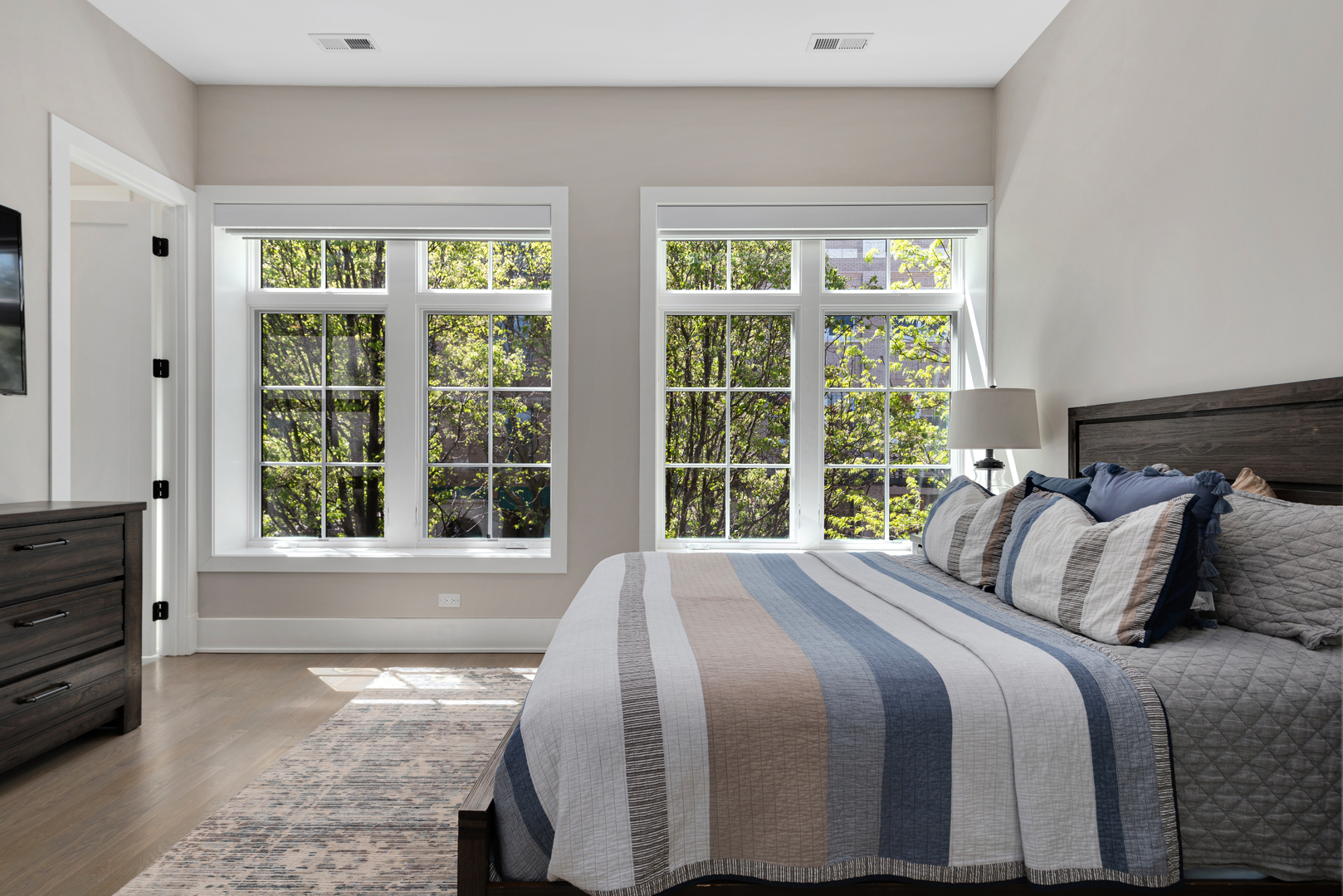 1246 W George Street