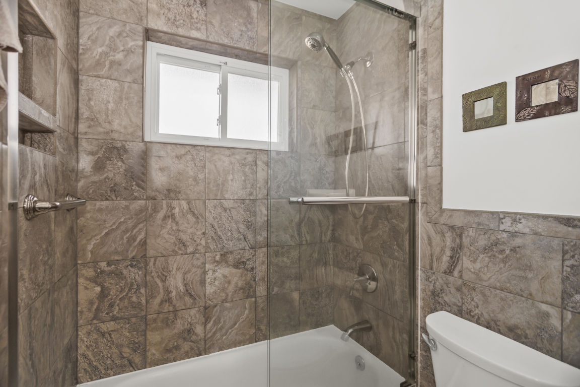 1545 W Chase Avenue Unit: 307
