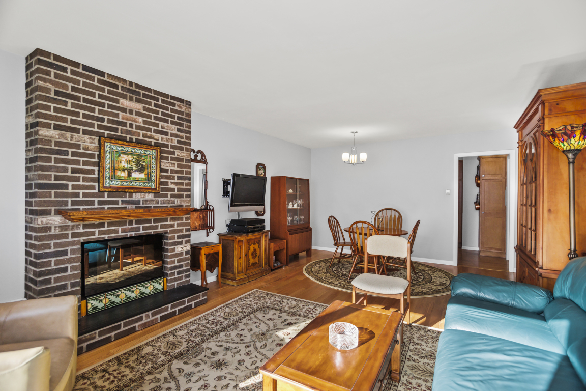 1545 W Chase Avenue Unit: 307