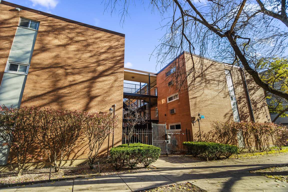 1545 W Chase Avenue Unit: 307