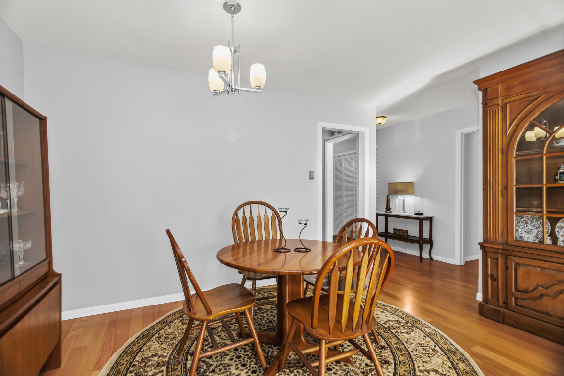 1545 W Chase Avenue Unit: 307