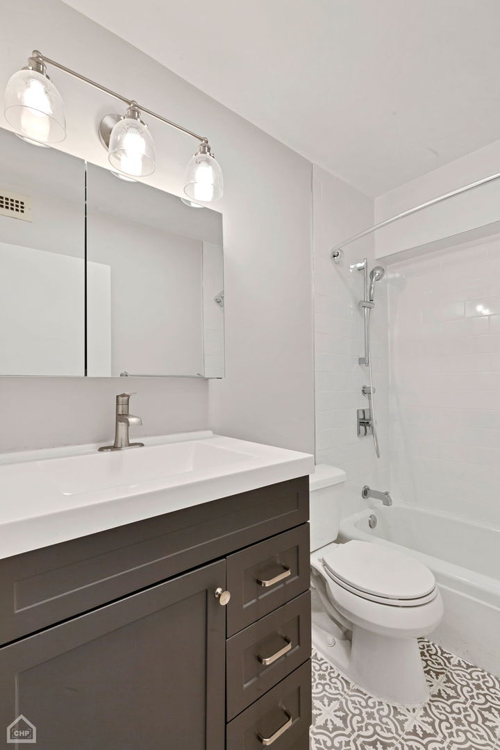 1850 N Clark Street Unit: 1209