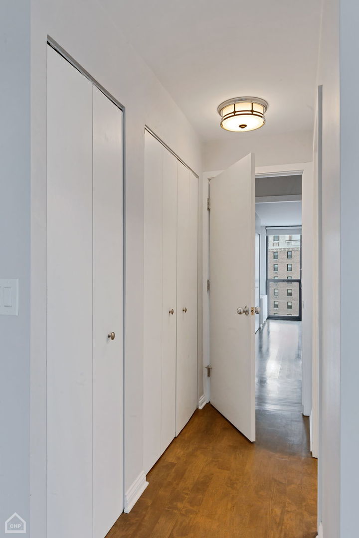 1850 N Clark Street Unit: 1209
