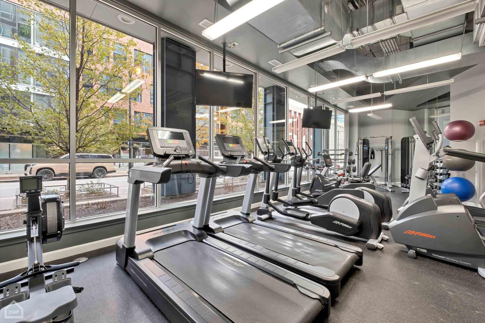 845 N Kingsbury Street Unit: 402