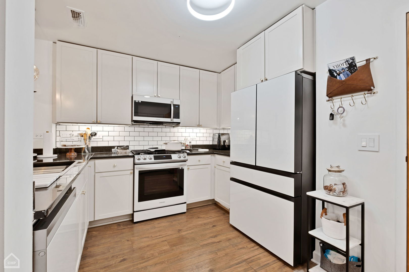 845 N Kingsbury Street Unit: 402