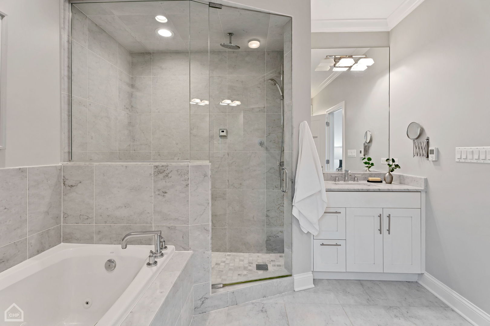 841 W Grace Street Unit: 3NE