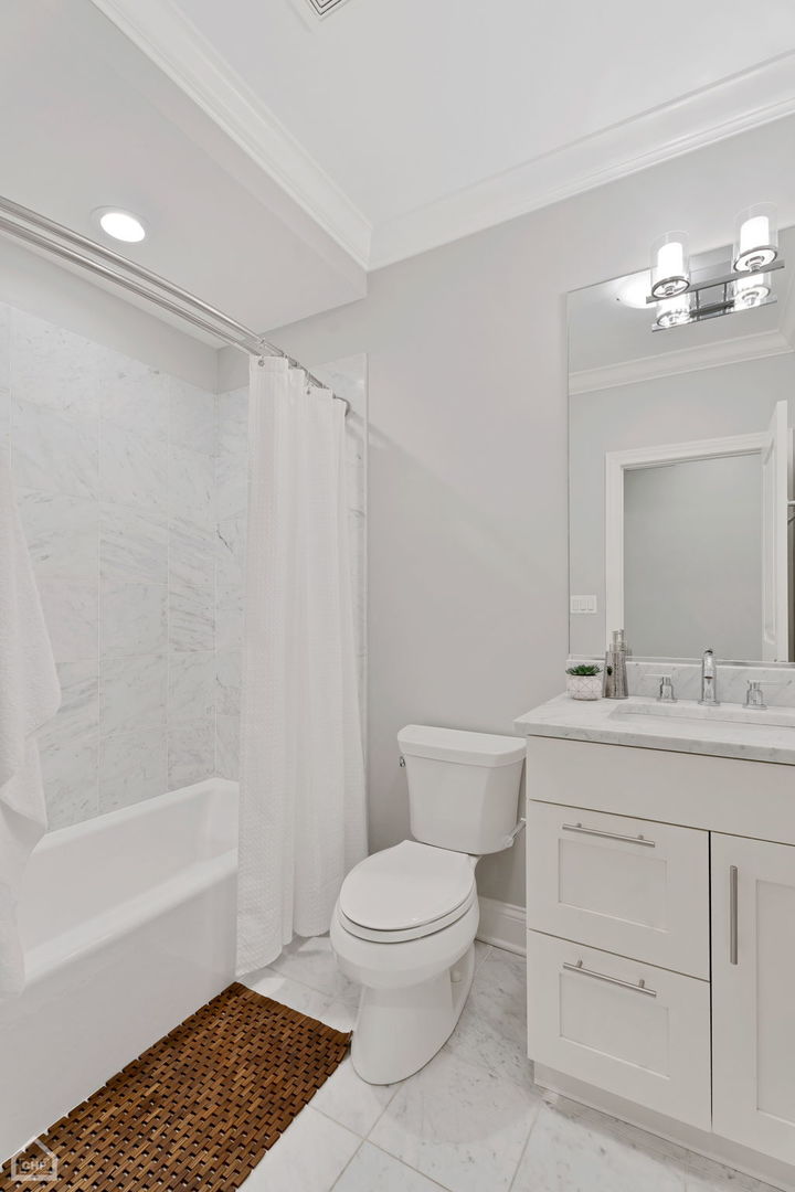 841 W Grace Street Unit: 3NE